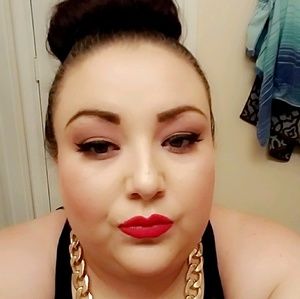 Meet your Posher, Cassie